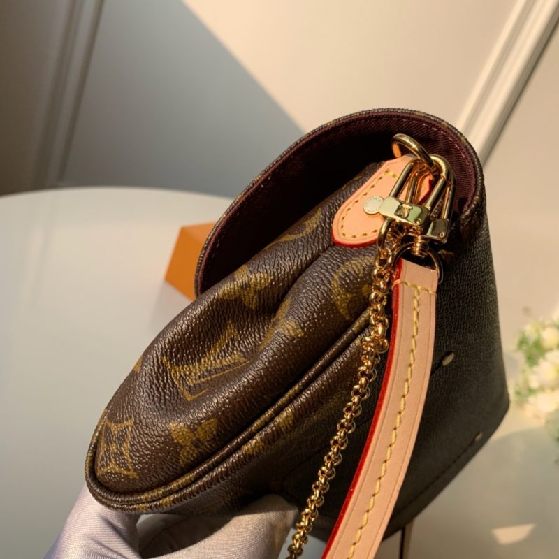 Louis Vuitton Favorite PM Monogram Canvas - Image 3