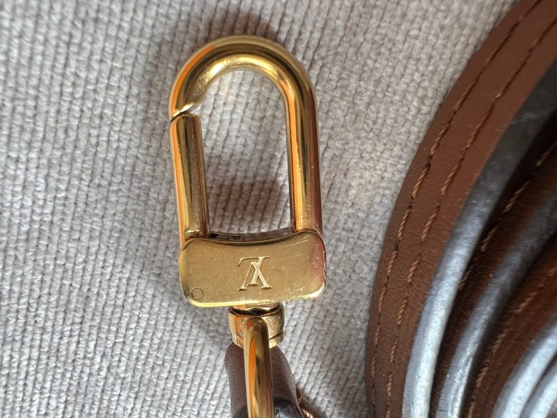 Louis Vuitton Black and Monogram Pallas Pochette - Image 26