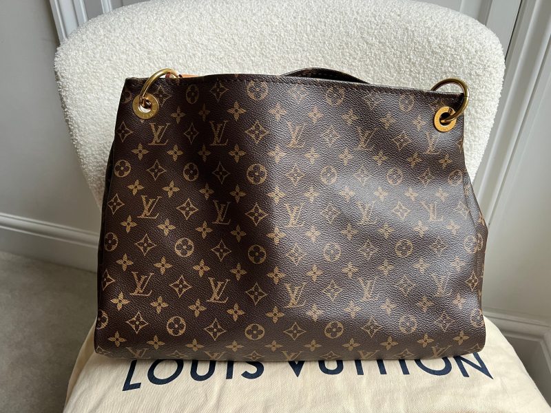 LOUIS VUITTON Artsy MM Empreinte Leather Hobo Bag Dune - Image 12