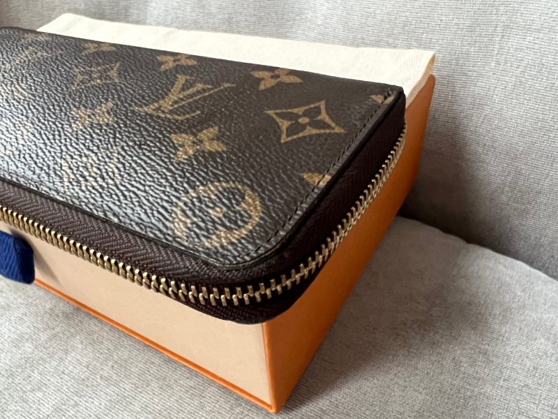 Louis Vuitton Clemence Wallet in Reverse Monogram - Image 11