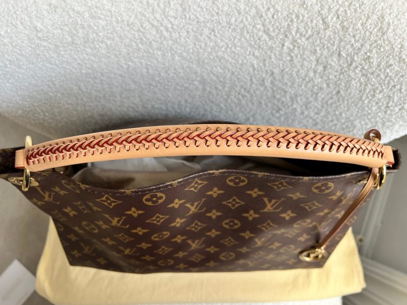 Louis Vuitton Artsy MM Monogram - Image 9