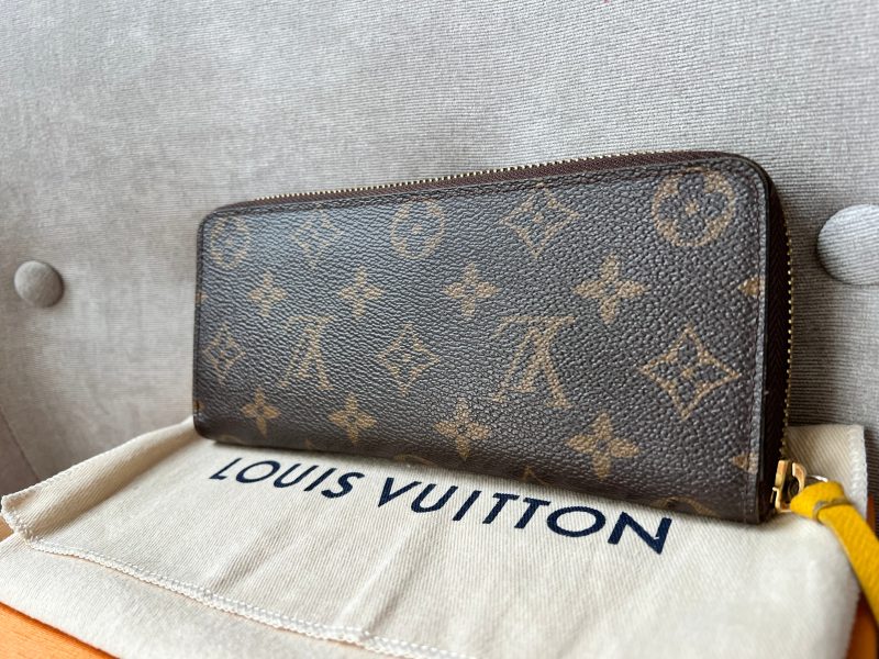 Louis Vuitton Clemence Wallet in Monogram - Image 9