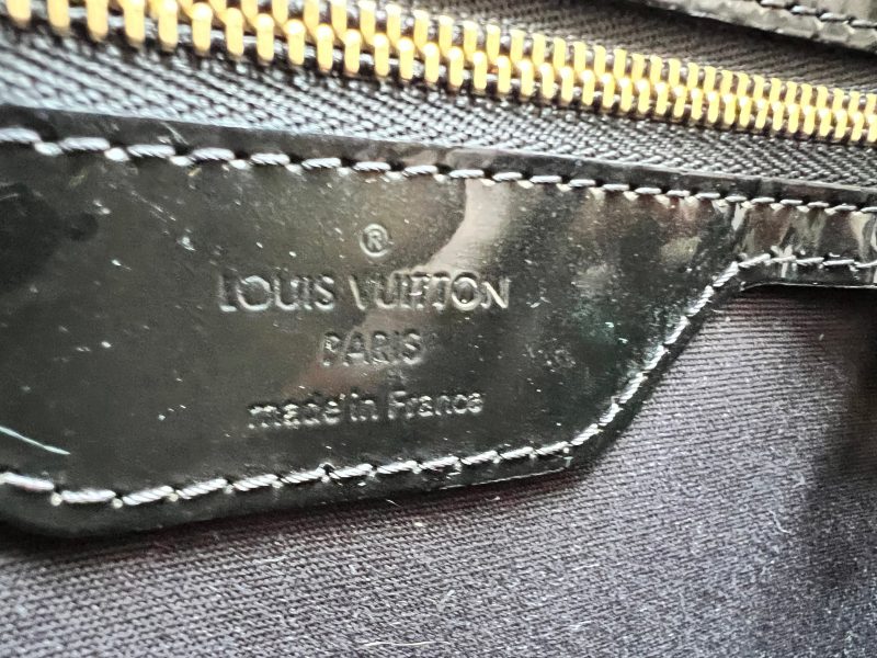 Louis Vuitton Brea MM Handbag & Shoulder Bag - Image 27