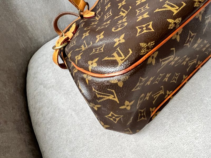 Louis Vuitton Batignolles Horizontal in Monogram Canvas - Image 18