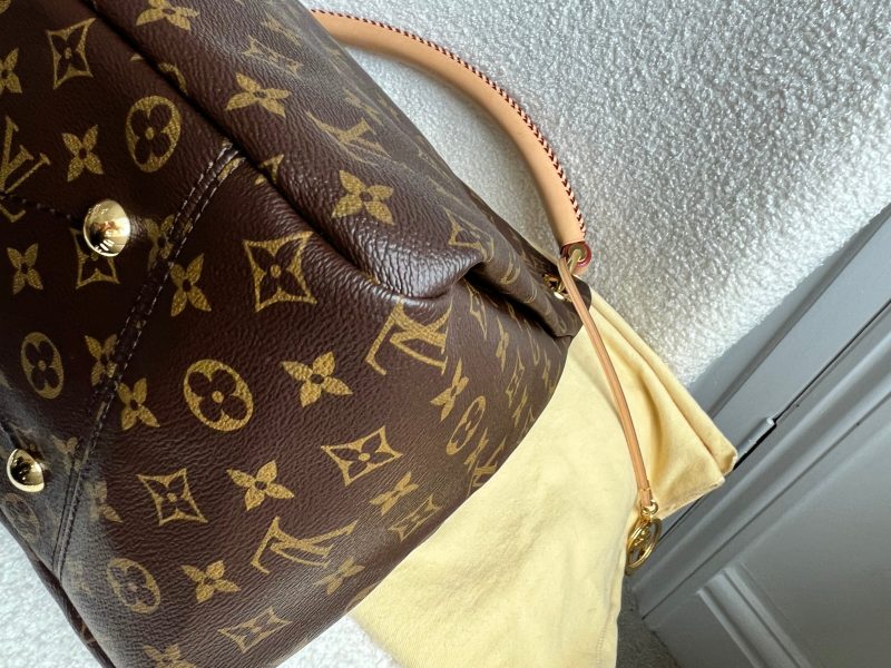 Louis Vuitton Artsy MM Monogram - Image 20