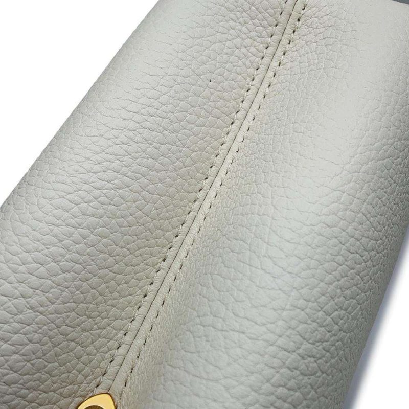 LOUIS VUITTON Capucines Wallet Black Taurillon - Image 12