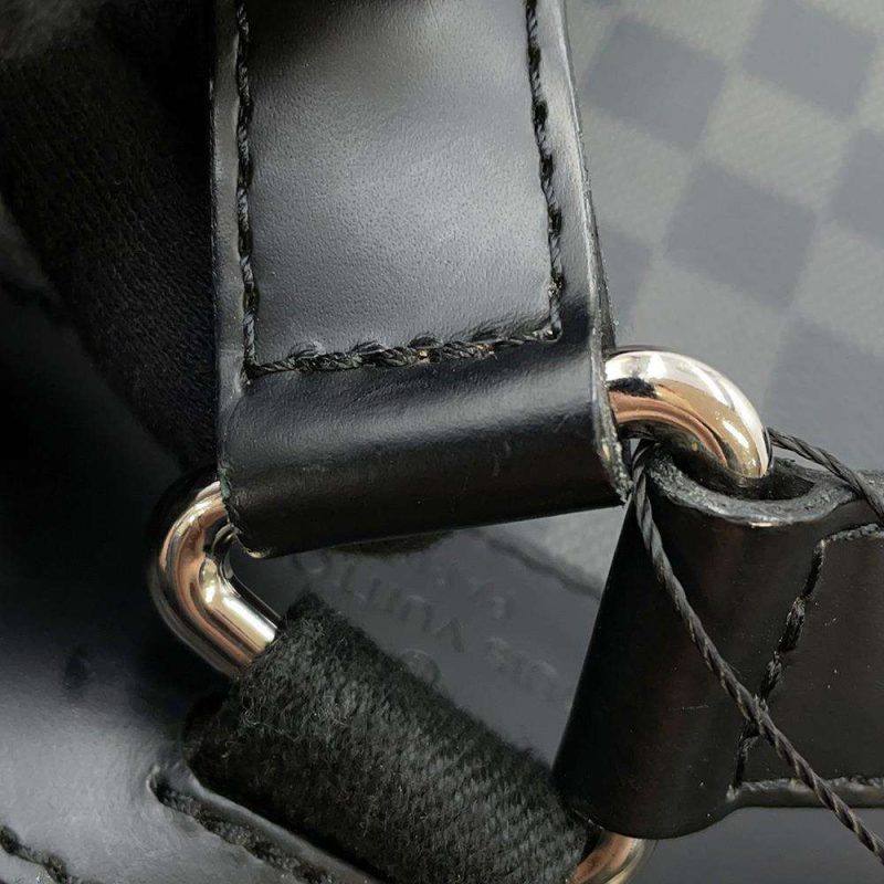 LOUIS VUITTON Christopher Red/Noir M53414 Epi Leather Supreme Size PM - Image 10