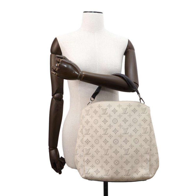 Louis Vuitton Babylone Monogram Canvas - Image 4