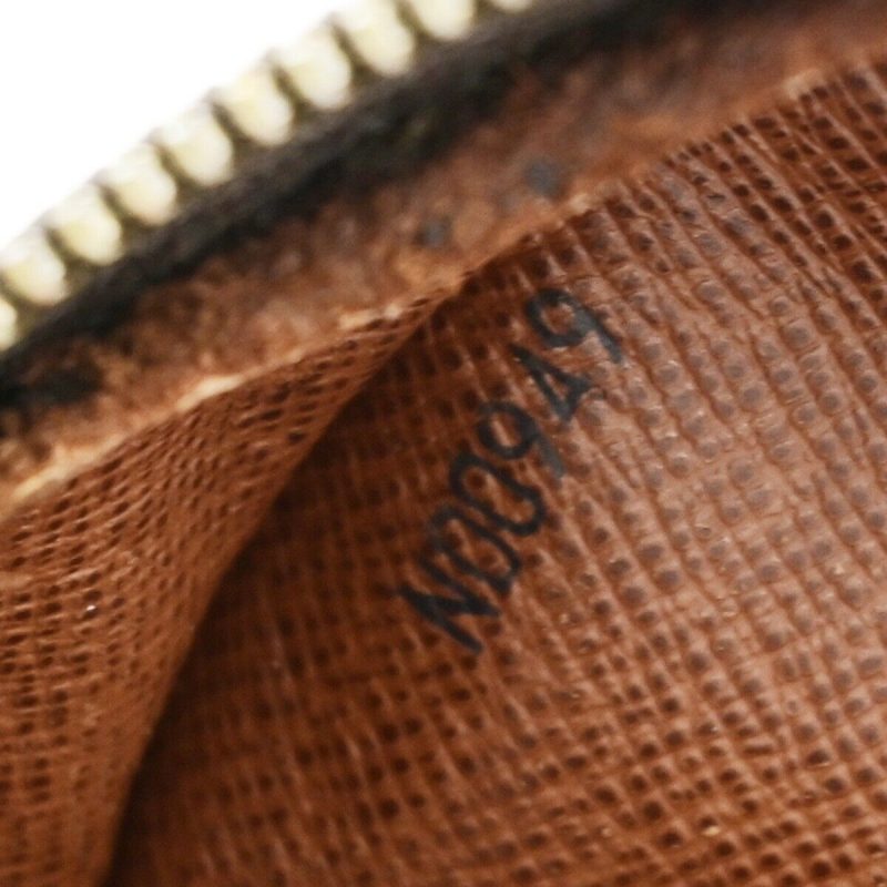 Louis Vuitton BloisCanvas Shoulder Bag () - Image 15