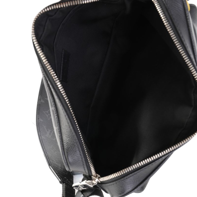 Louis Vuitton Black Taurillon Capucines PM - Image 7