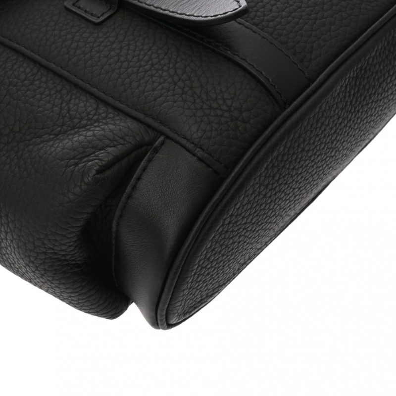 Louis Vuitton ChristopherCanvas Shoulder Bag () - Image 4