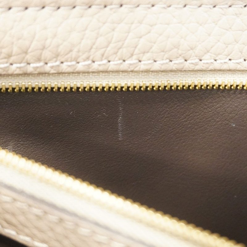 Louis Vuitton Capucines - Image 6