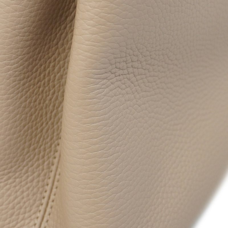 Louis Vuitton Capucines - Image 7