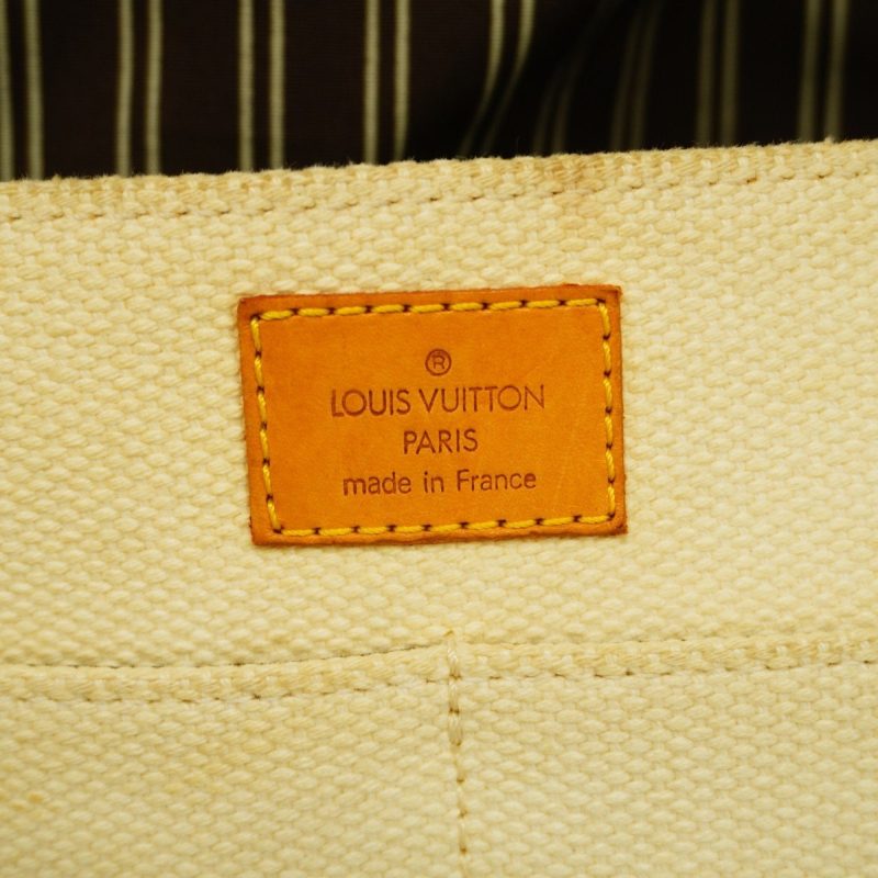 Louis Vuitton Besace Toyko Bag - Image 14