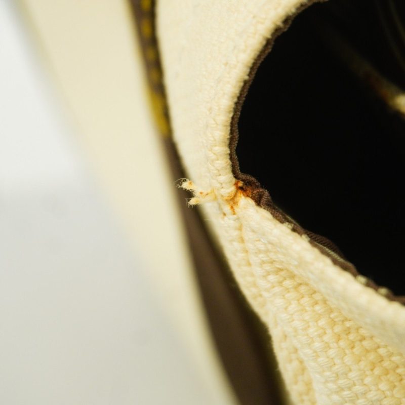 Louis Vuitton Besace Toyko Bag - Image 10