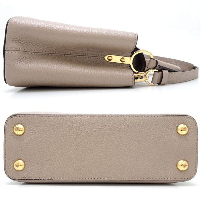 Louis Vuitton Capucines - Image 4