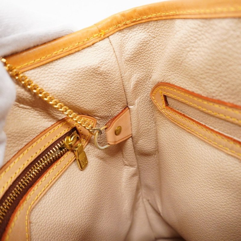 Louis Vuitton Bucket PM - Image 17