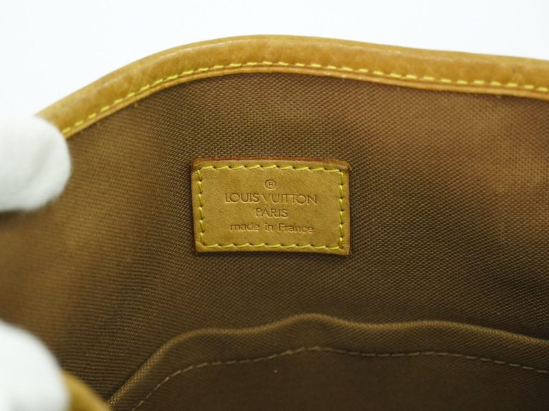Louis Vuitton BatignollesCanvas Shoulder Bag () - Image 10