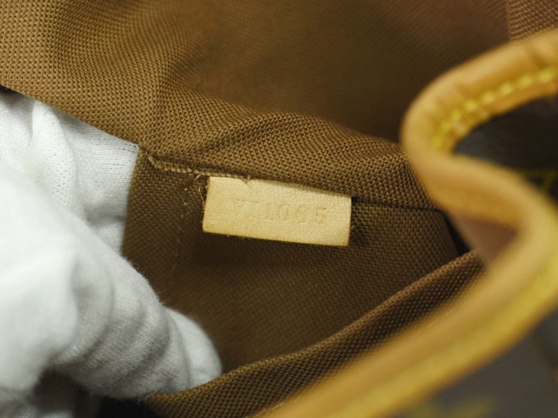 Louis Vuitton BatignollesCanvas Shoulder Bag () - Image 9