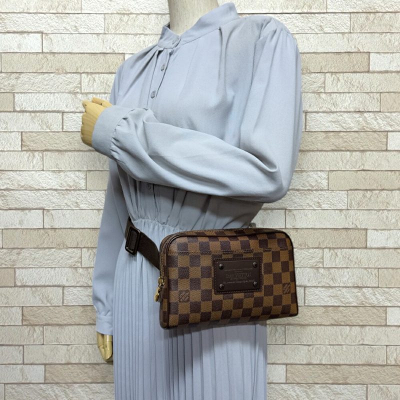 Louis Vuitton Brea Two-Way Burgundy Patent Leather Monogram Handbag Medium - Image 9