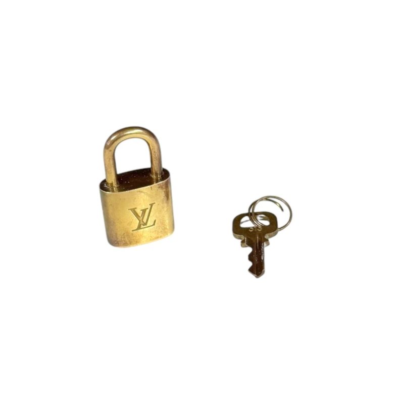 Louis Vuitton ChelseaCanvas Shoulder Bag () - Image 13