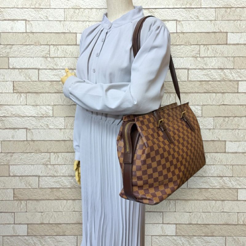 Louis Vuitton ChelseaCanvas Shoulder Bag () - Image 12