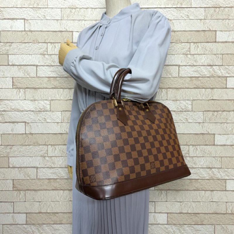 Louis Vuitton Alma - Image 14