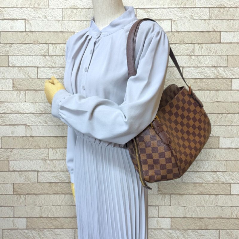 Louis Vuitton Belem MM - Image 14