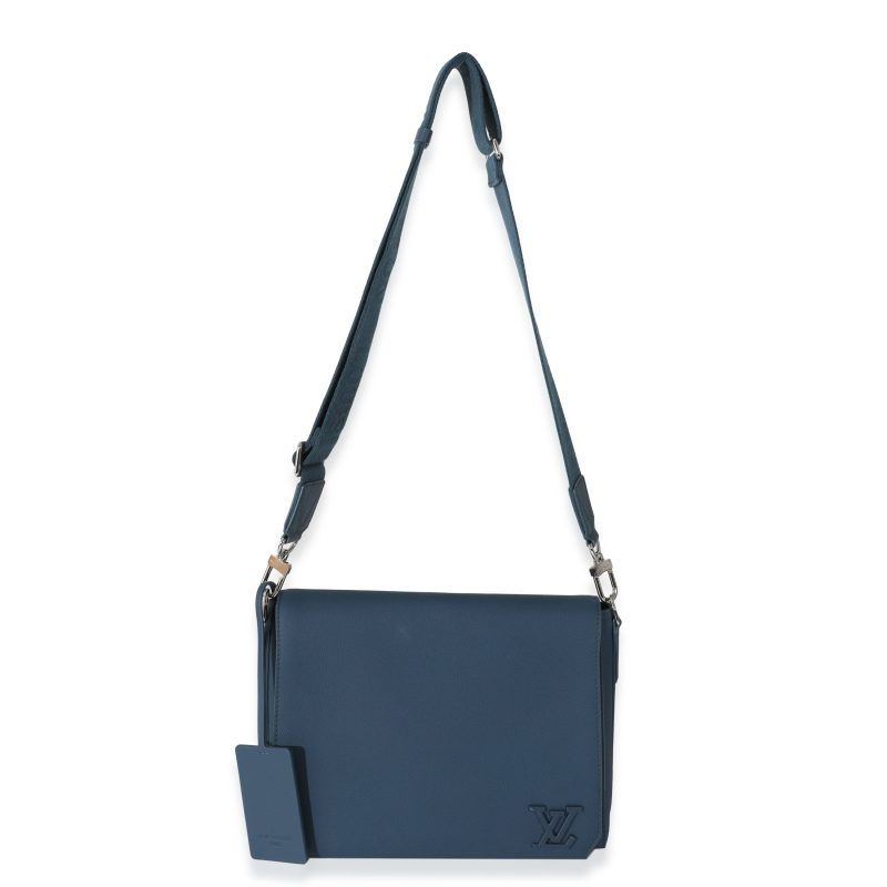 Louis Vuitton Blue Cowhide Aerogram Takeoff Messenger - Image 4