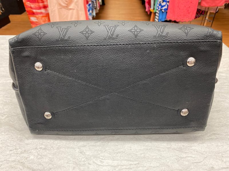 Handbag Luxury Designer Louis Vuitton, Size Large - Image 2