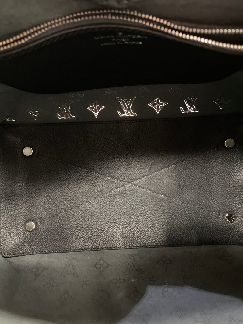 Handbag Luxury Designer Louis Vuitton, Size Large - Image 5