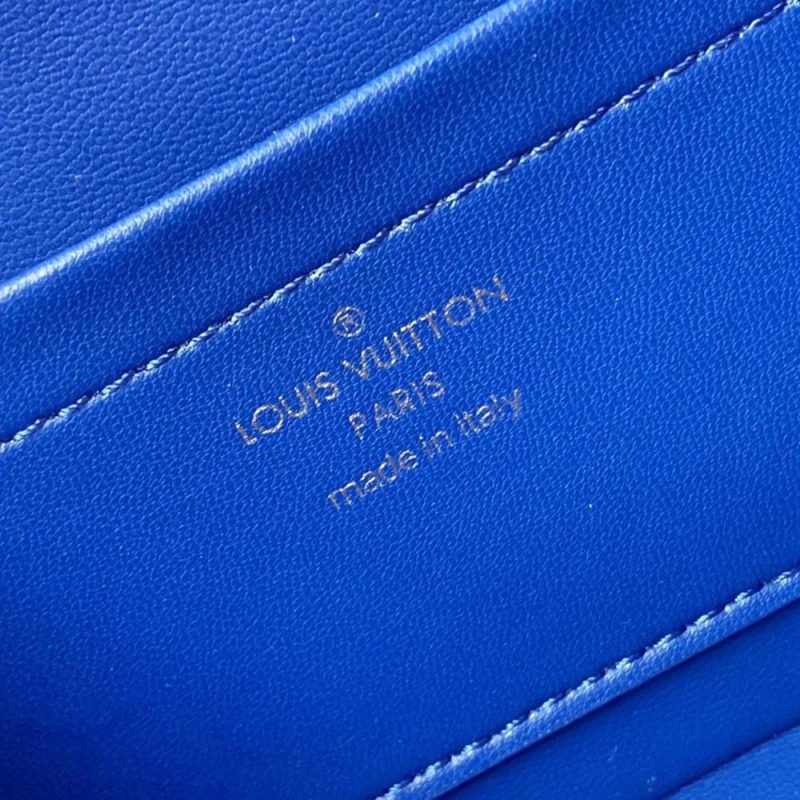 Louis Vuitton Bleu Clair Denim Monogram Shawl - Image 4