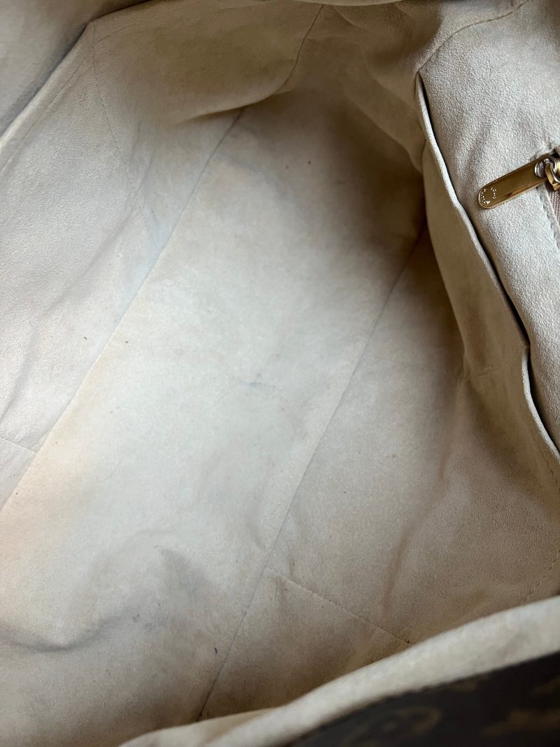 LOUIS VUITTON Artsy MM Empreinte Leather Hobo Bag Dune - Image 32