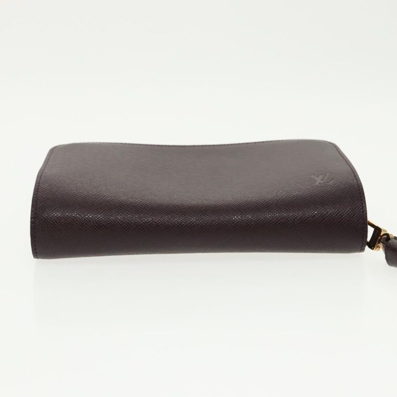Louis Vuitton BaikalLeather Clutch Bag () - Image 17