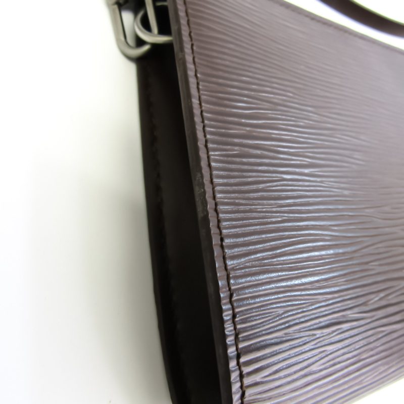 Louis Vuitton Epi Pochette Accessoires 24 M5294D Handbag Mocha - Image 5