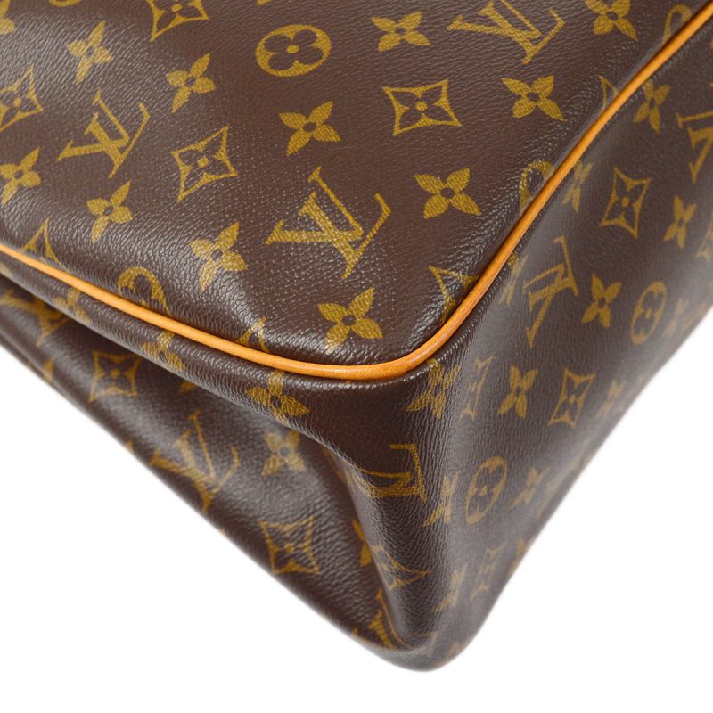 Louis Vuitton Batignolles Vertical Monogram Shoulder Bag - Image 3