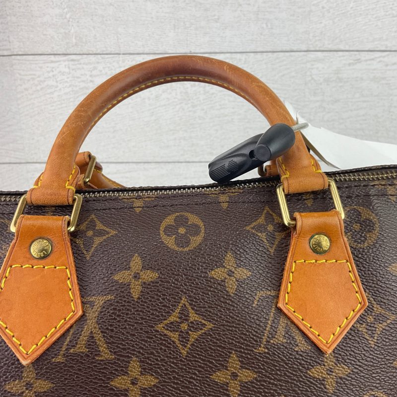 Handbag Luxury Designer By Louis Vuitton, Size: Large - Image 4