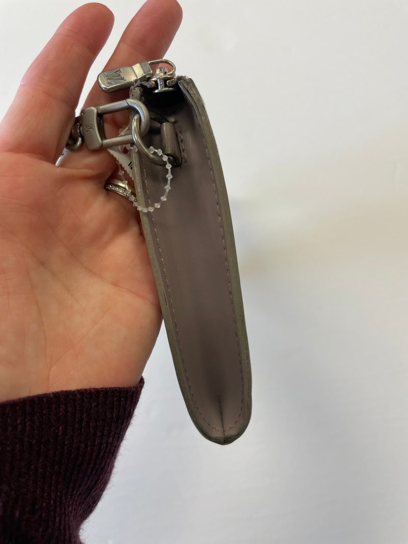 Handbag Luxury Designer By Louis Vuitton, Size: Small - Image 4