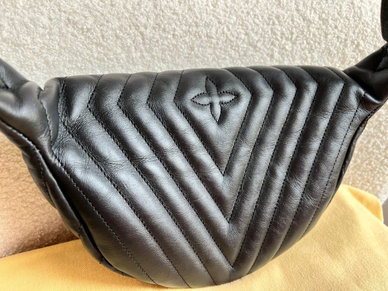 Louis Vuitton Black New Wave Camera Bag - Image 14