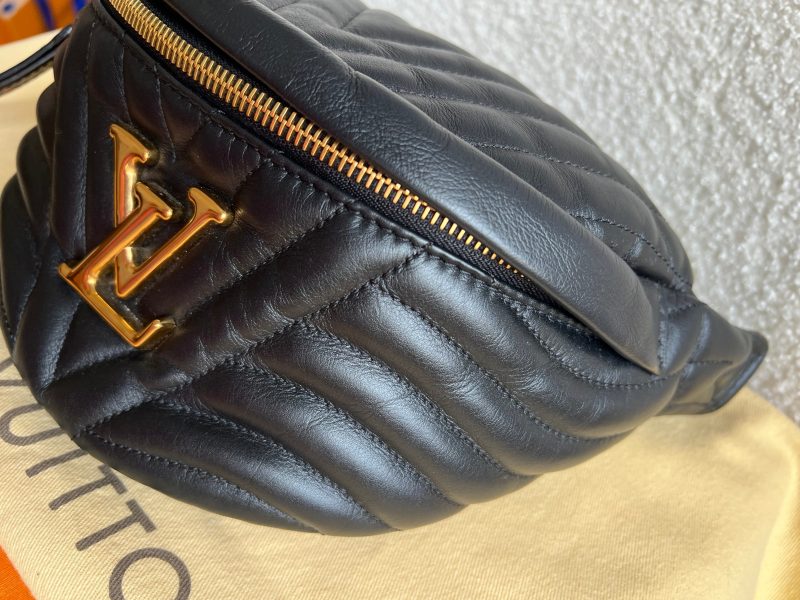 Louis Vuitton Black New Wave Camera Bag - Image 9