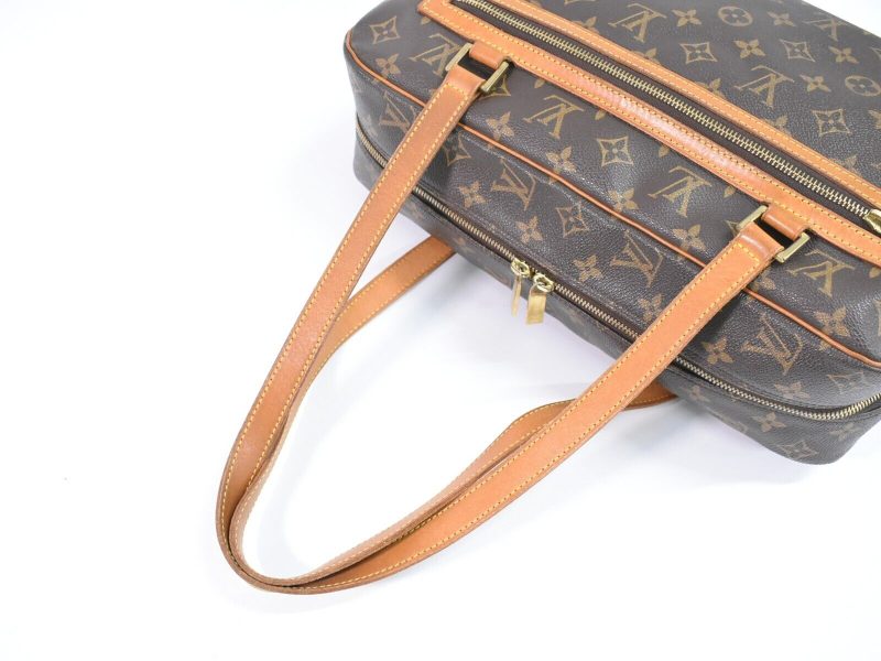 Louis Vuitton CiteCanvas Shoulder Bag () - Image 4