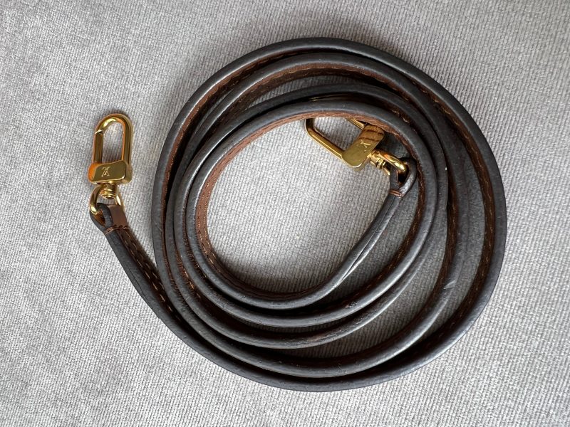Louis Vuitton Black and Monogram Pallas Pochette - Image 27