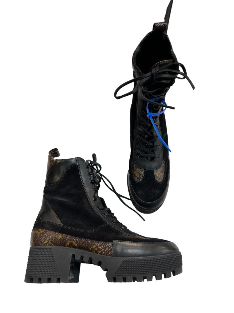 Boots Luxury Designer By Louis Vuitton In Black, Size: 8