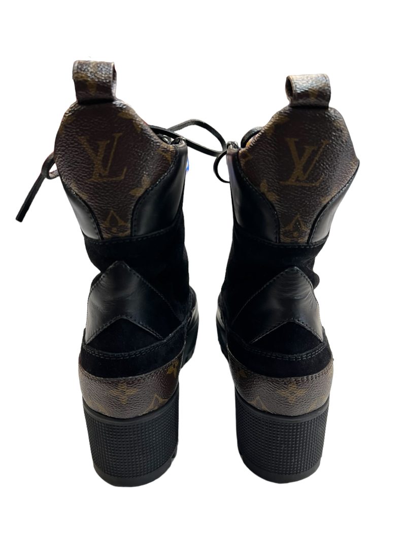 Boots Luxury Designer By Louis Vuitton In Black, Size: 8 - Image 4