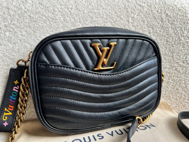 Louis Vuitton Black New Wave Chain Bag - Image 4