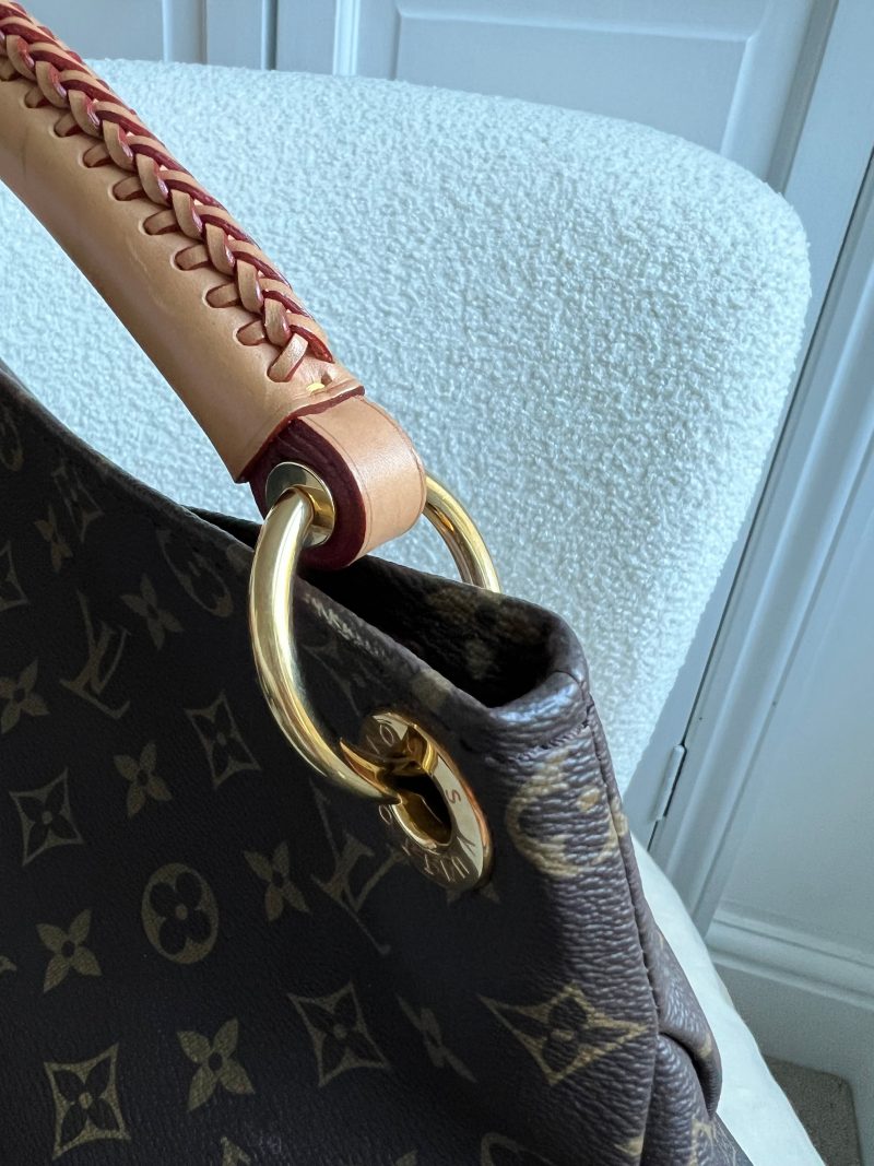 LOUIS VUITTON Artsy MM Empreinte Leather Hobo Bag Dune - Image 24