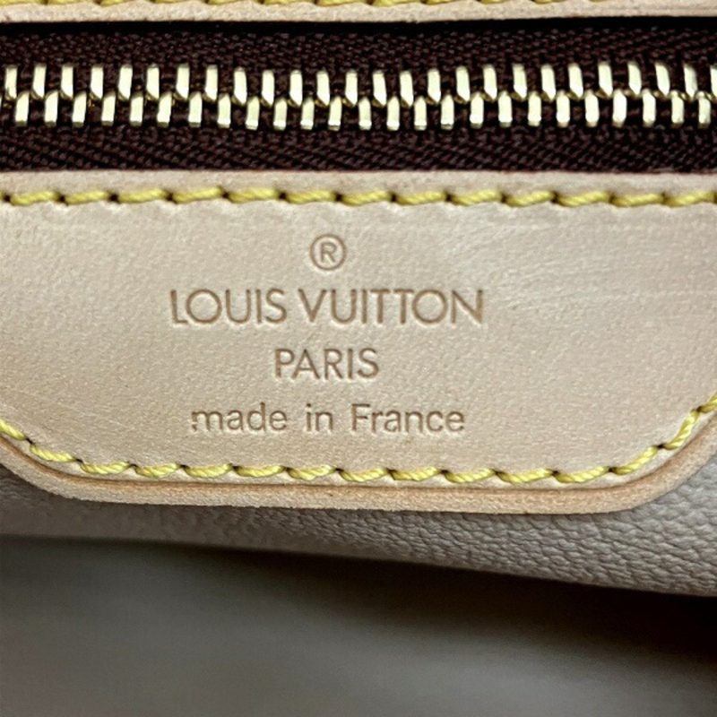 Louis Vuitton BucketLeather Shoulder Bag () - Image 5