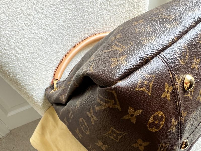 Louis Vuitton Artsy MM Monogram - Image 19