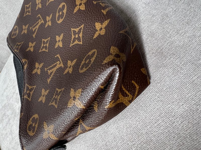 Louis Vuitton Black and Monogram Pallas Pochette - Image 12