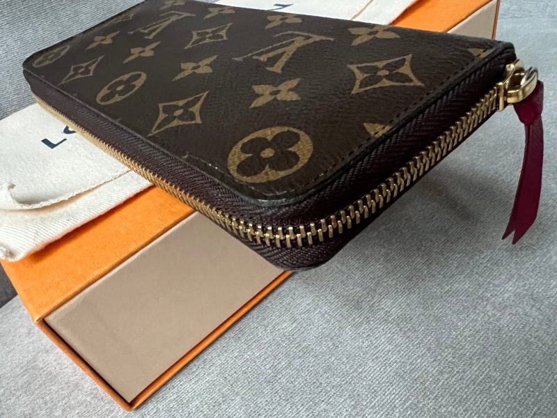 Louis Vuitton Clemence Wallet in Reverse Monogram - Image 5